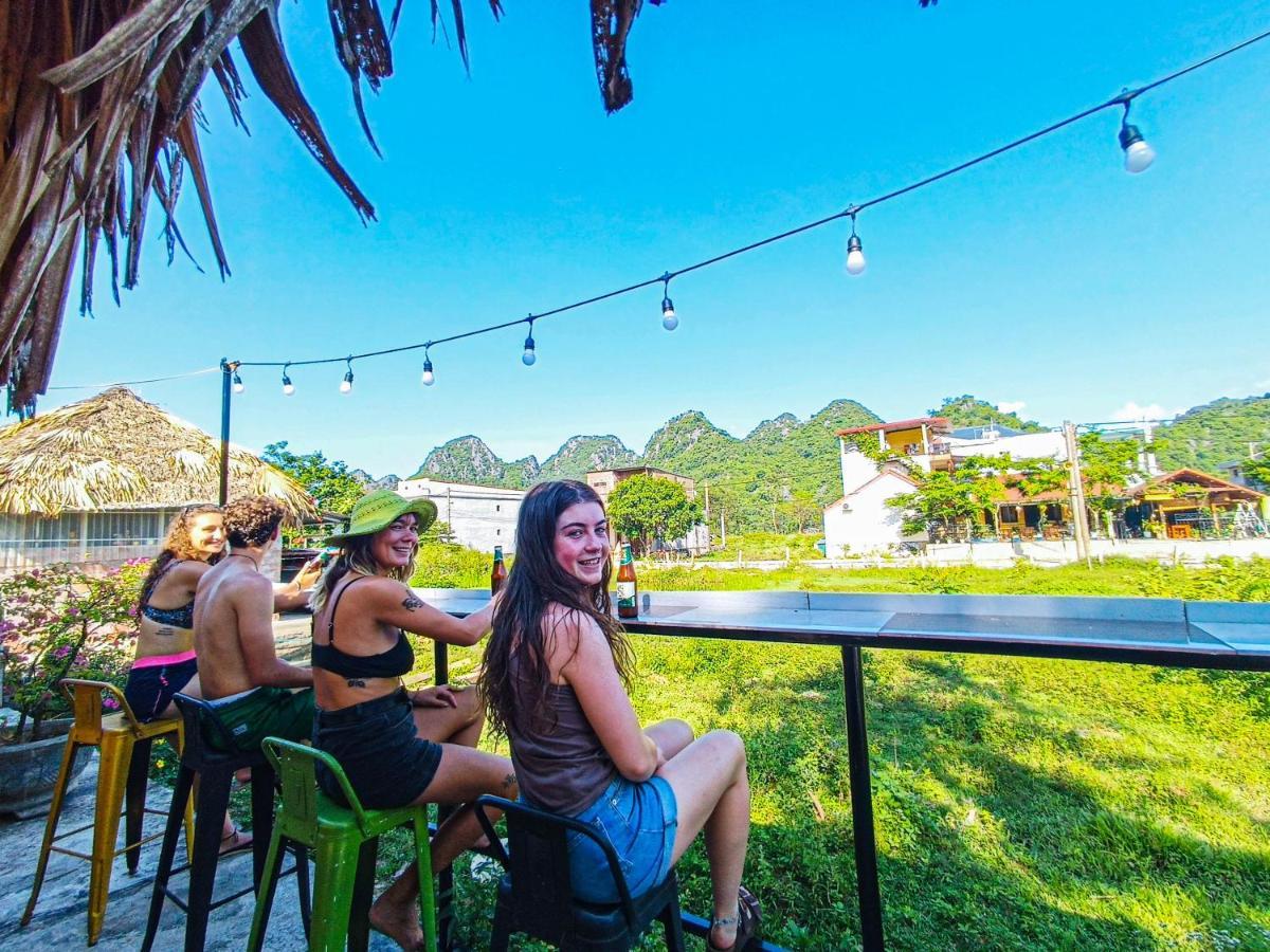 Yolo Pool Bar Villas & Garden Restaurant Phong Nha Exteriör bild