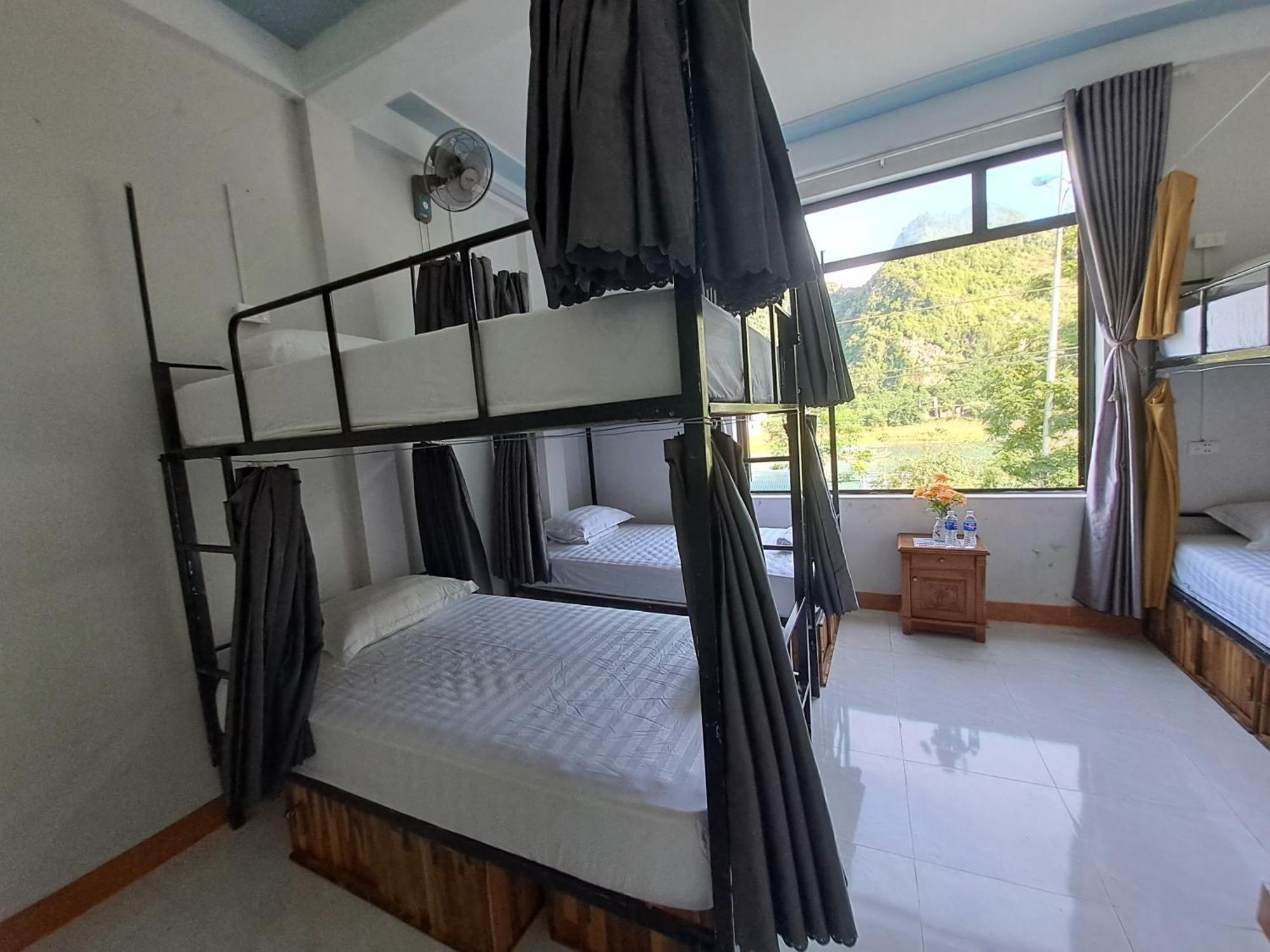 Yolo Pool Bar Villas & Garden Restaurant Phong Nha Exteriör bild