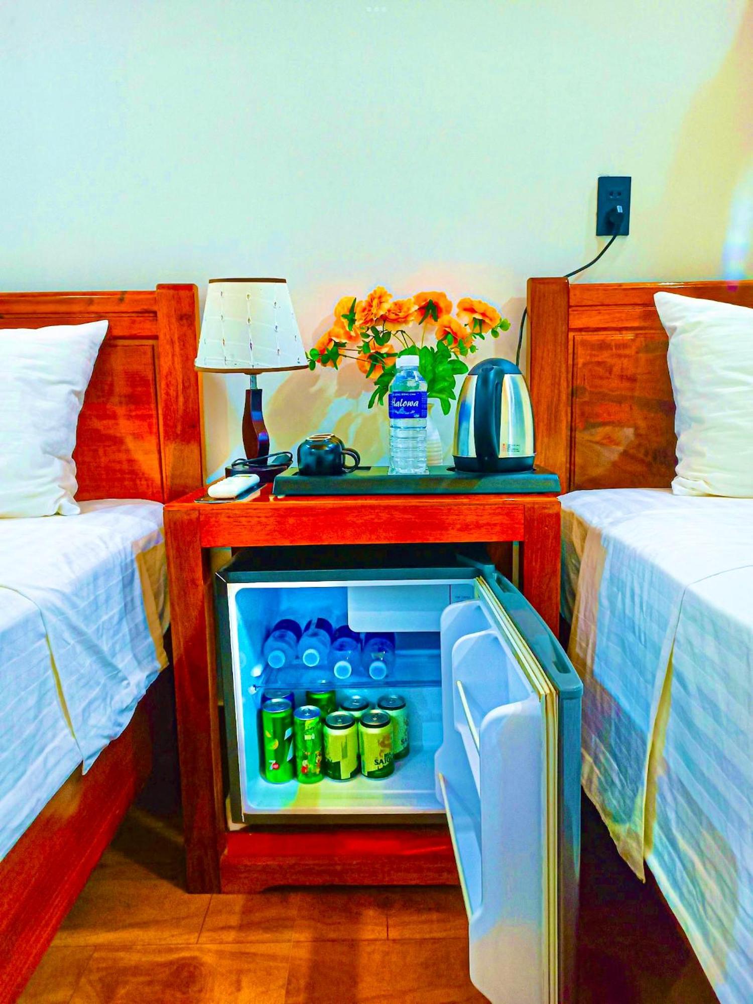 Yolo Pool Bar Villas & Garden Restaurant Phong Nha Exteriör bild