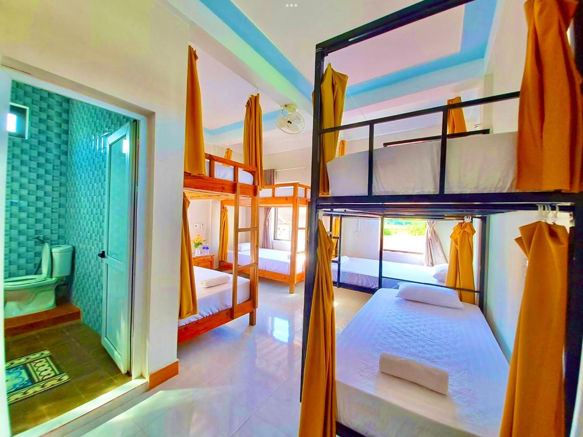 Yolo Pool Bar Villas & Garden Restaurant Phong Nha Exteriör bild