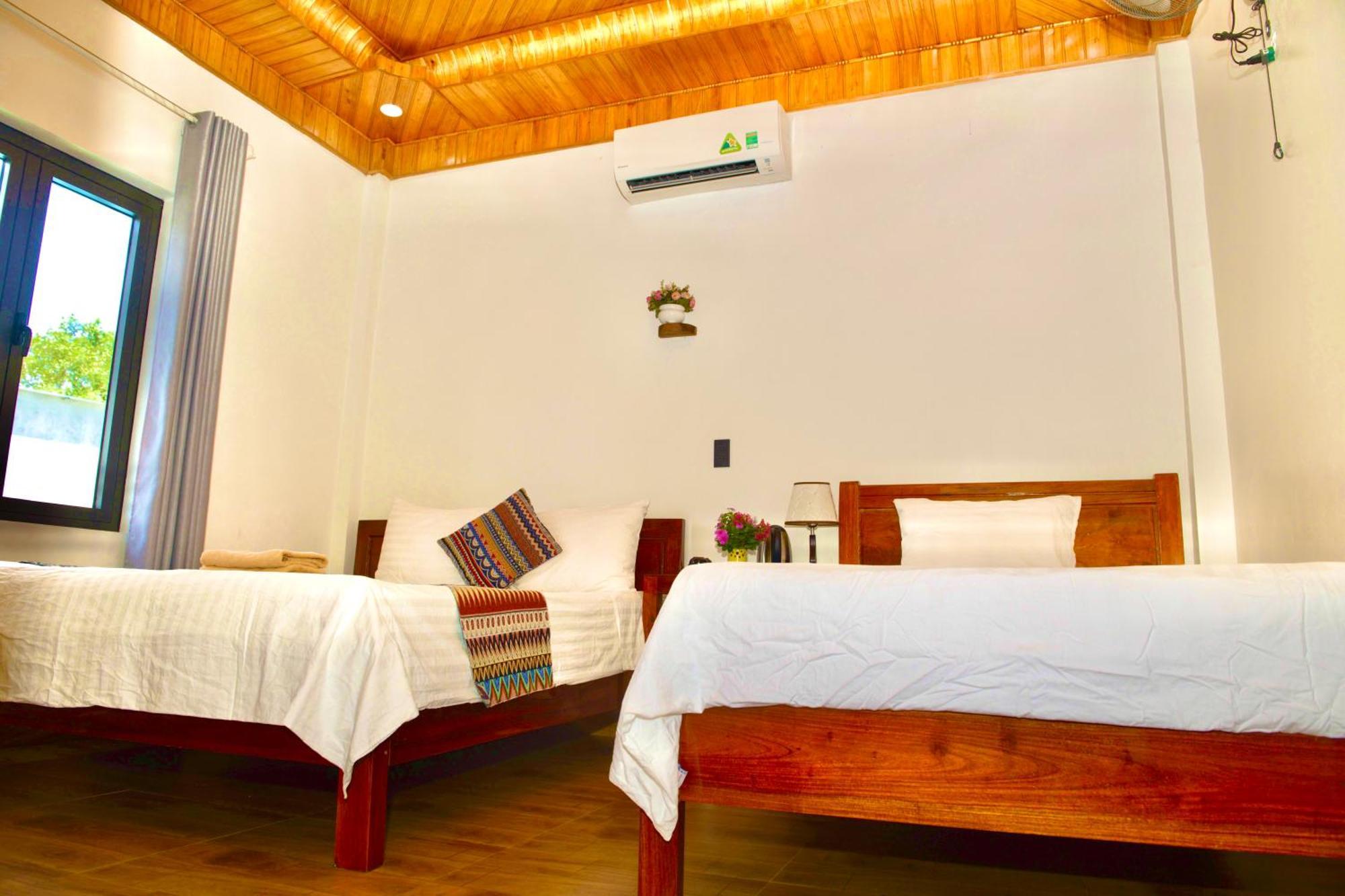 Yolo Pool Bar Villas & Garden Restaurant Phong Nha Exteriör bild