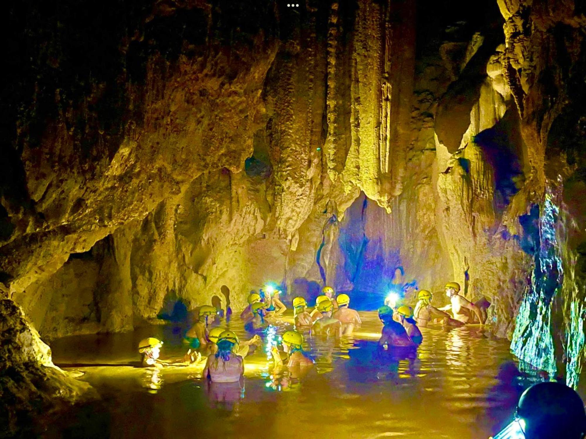 Yolo Pool Bar Villas & Garden Restaurant Phong Nha Exteriör bild